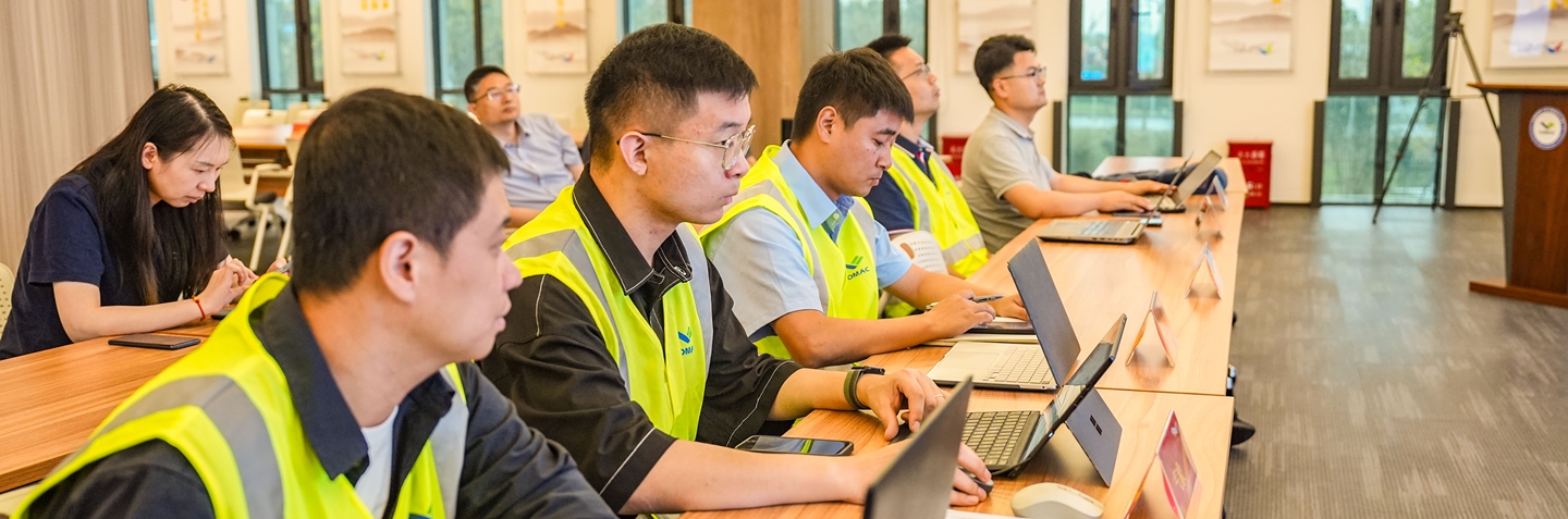 4. 飛行運行技術(shù)咨詢(xún).jpg